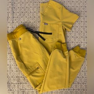 FIGS Limited Edition Light Gold Scrub Set